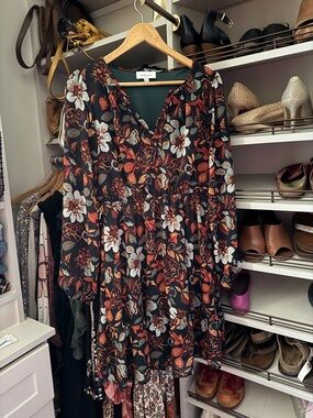 Gilli Black Floral V-Neck Long Sleeve Mini Dress with Rust and White Blooms
